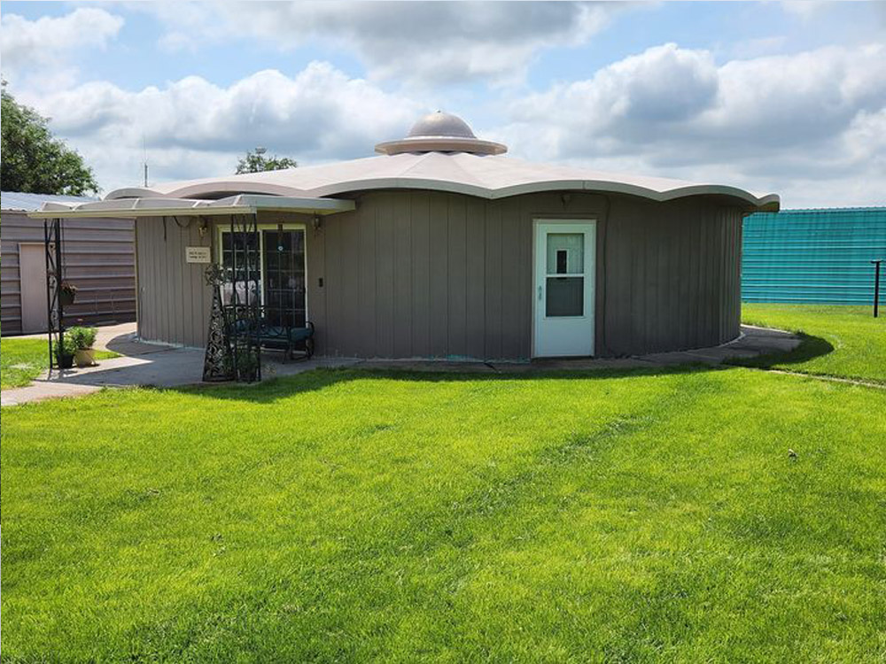 Why Round Homes Are Perfect for Fall: Energy Efficiency and Weather Protection